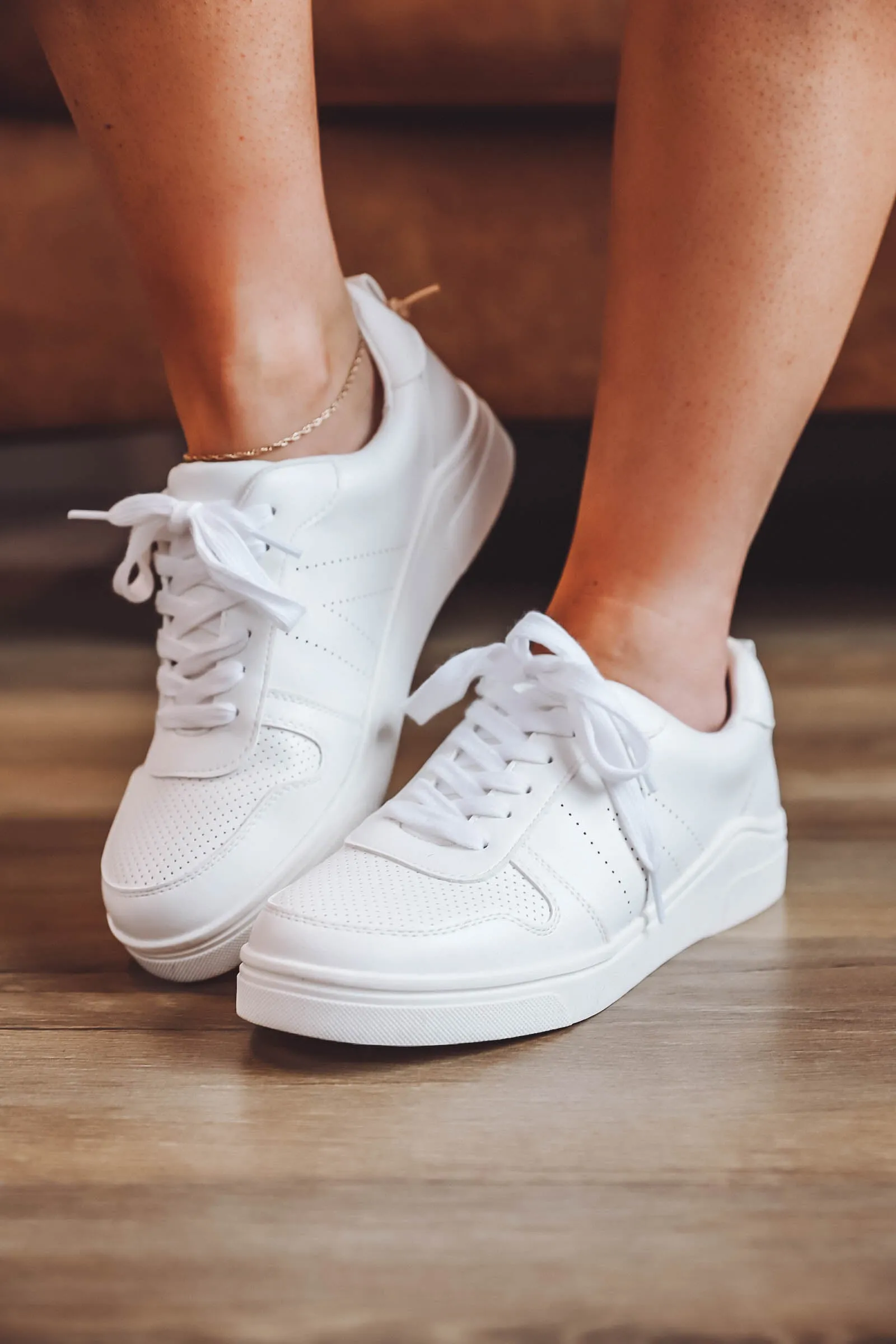 Alta Sneaker-White