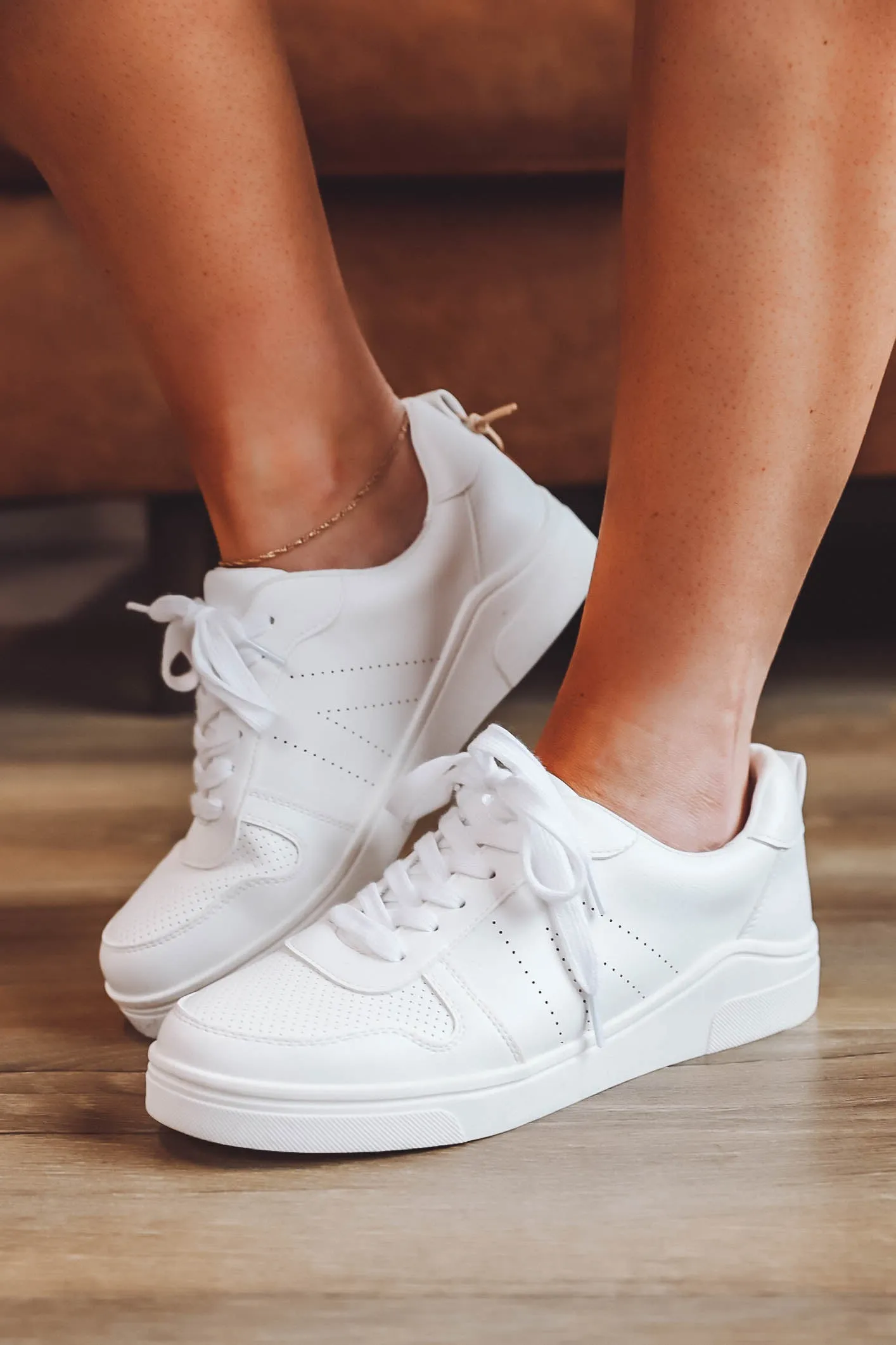 Alta Sneaker-White