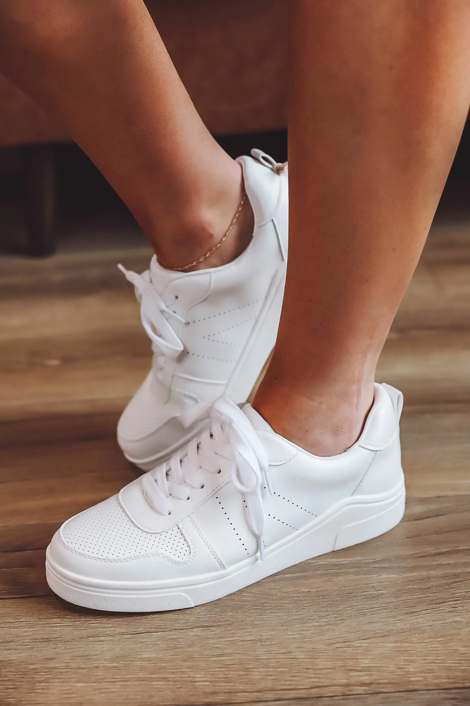 Alta Sneaker-White