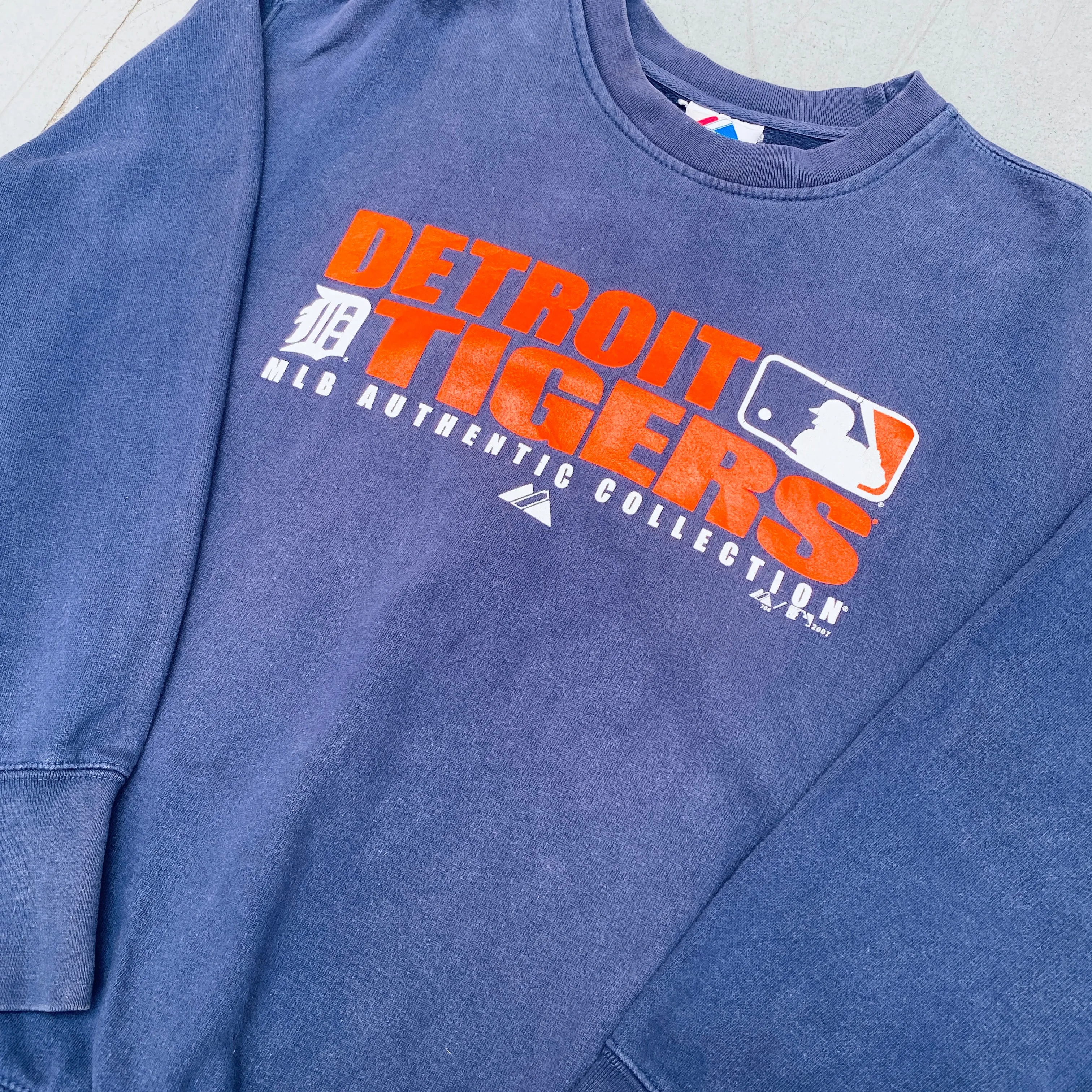 Detroit Tigers: 2000's Majestic Graphic Spellout Sweat (L)