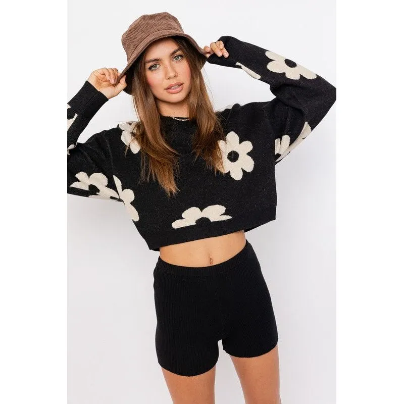 LONG SLEEVE CROP SWEATER WITH DAISY PATTERN