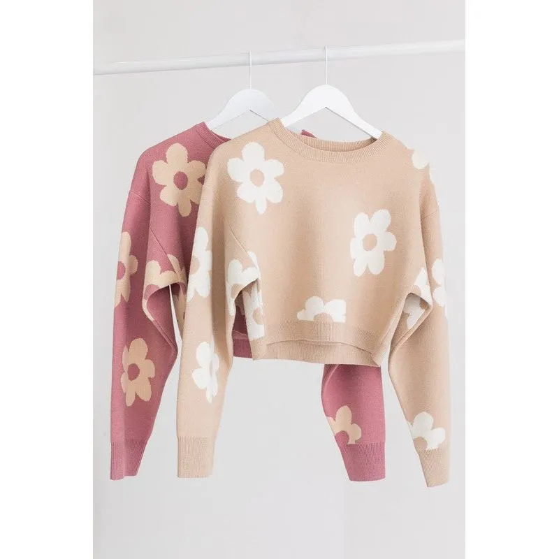 LONG SLEEVE CROP SWEATER WITH DAISY PATTERN