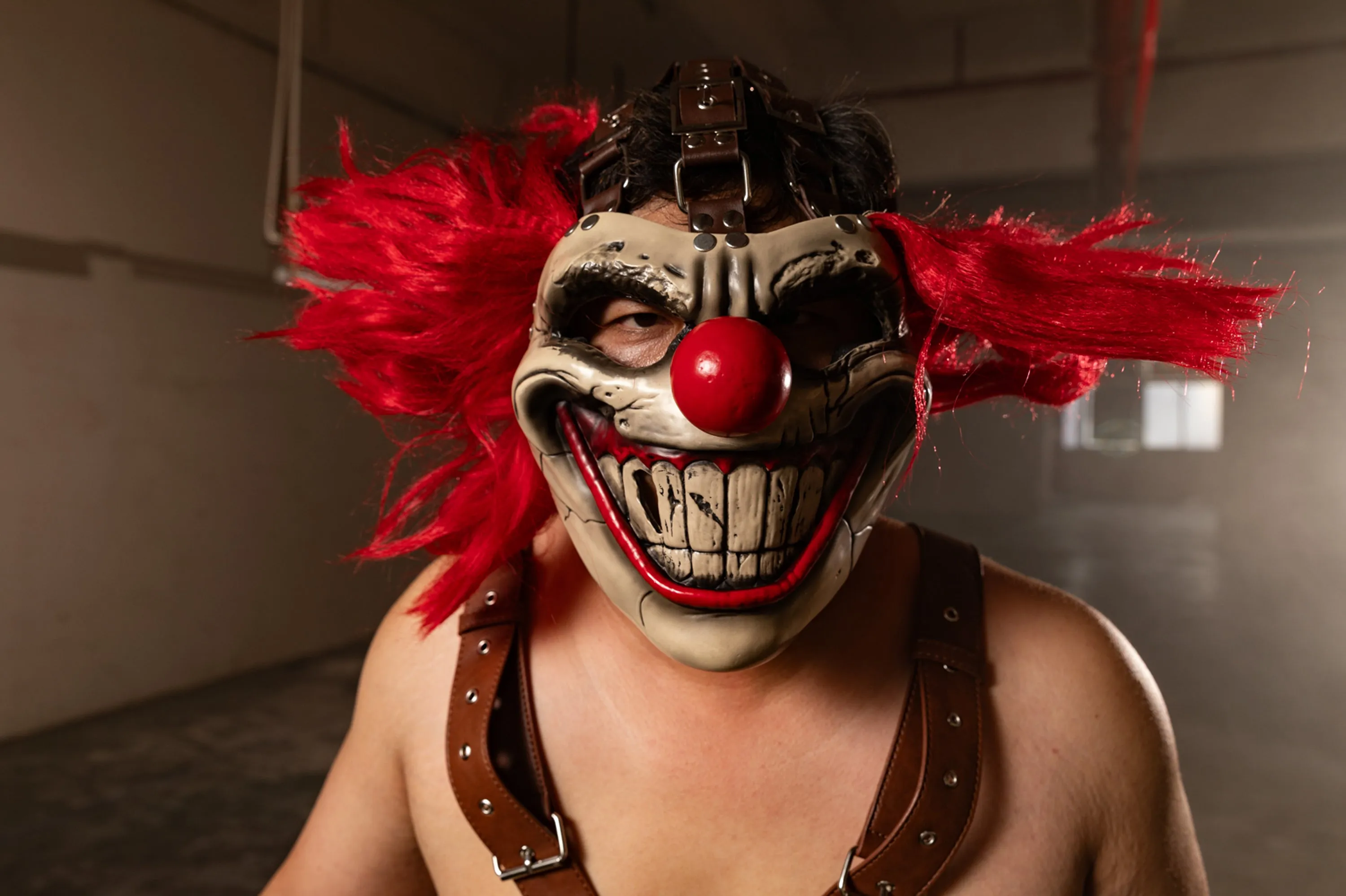 Xcoser Twisted Metal Sweet Tooth-Maske aus Kunstharz, verbesserte Cosplay-Killer-Clown-Maske für Rollenspiele（Pre-order，＞40 days）